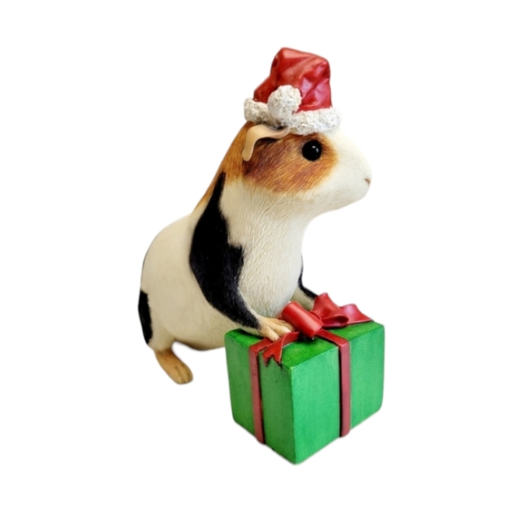 Country Artists Christmas Guinea Pig with Gift, Hand Crafted & Painted - Picture 4 of 14